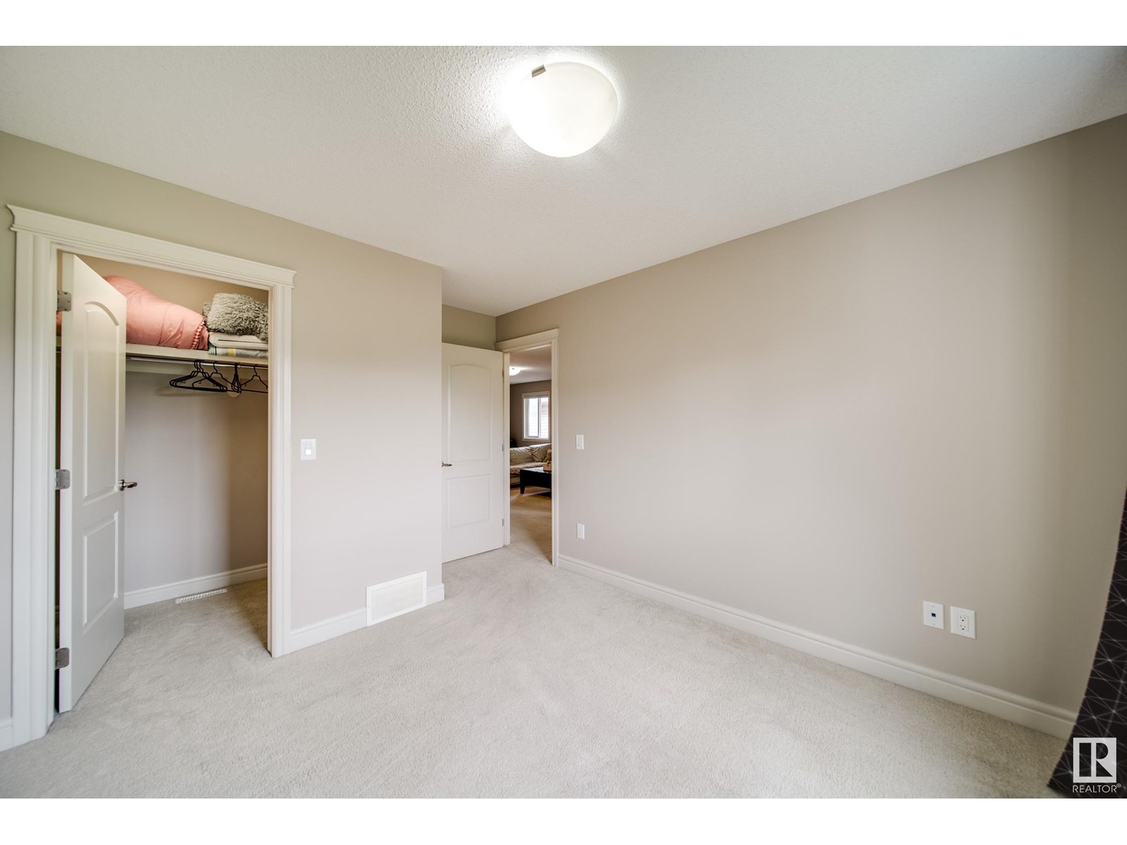 Photo 28 of 17044 43 St Nw, Edmonton AB