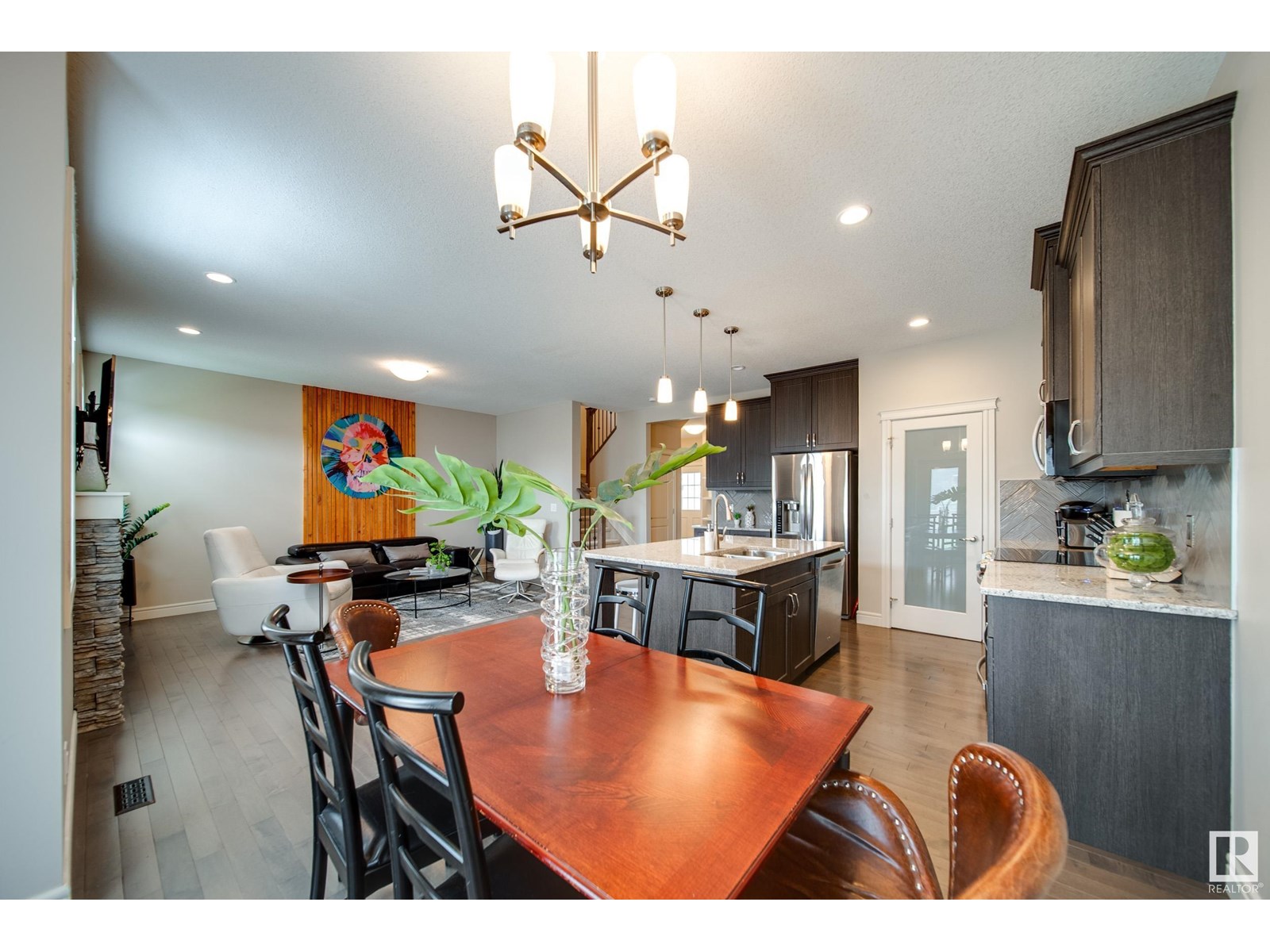 Photo 15 of 17044 43 St Nw, Edmonton AB