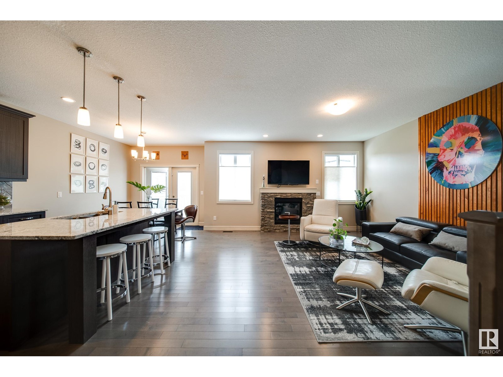 Photo 10 of 17044 43 St Nw, Edmonton AB