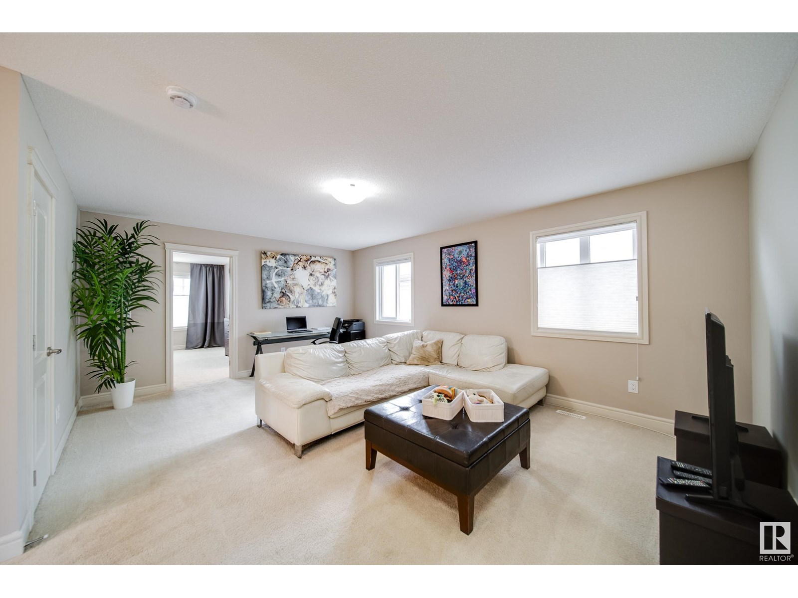 Photo 20 of 17044 43 St Nw, Edmonton AB