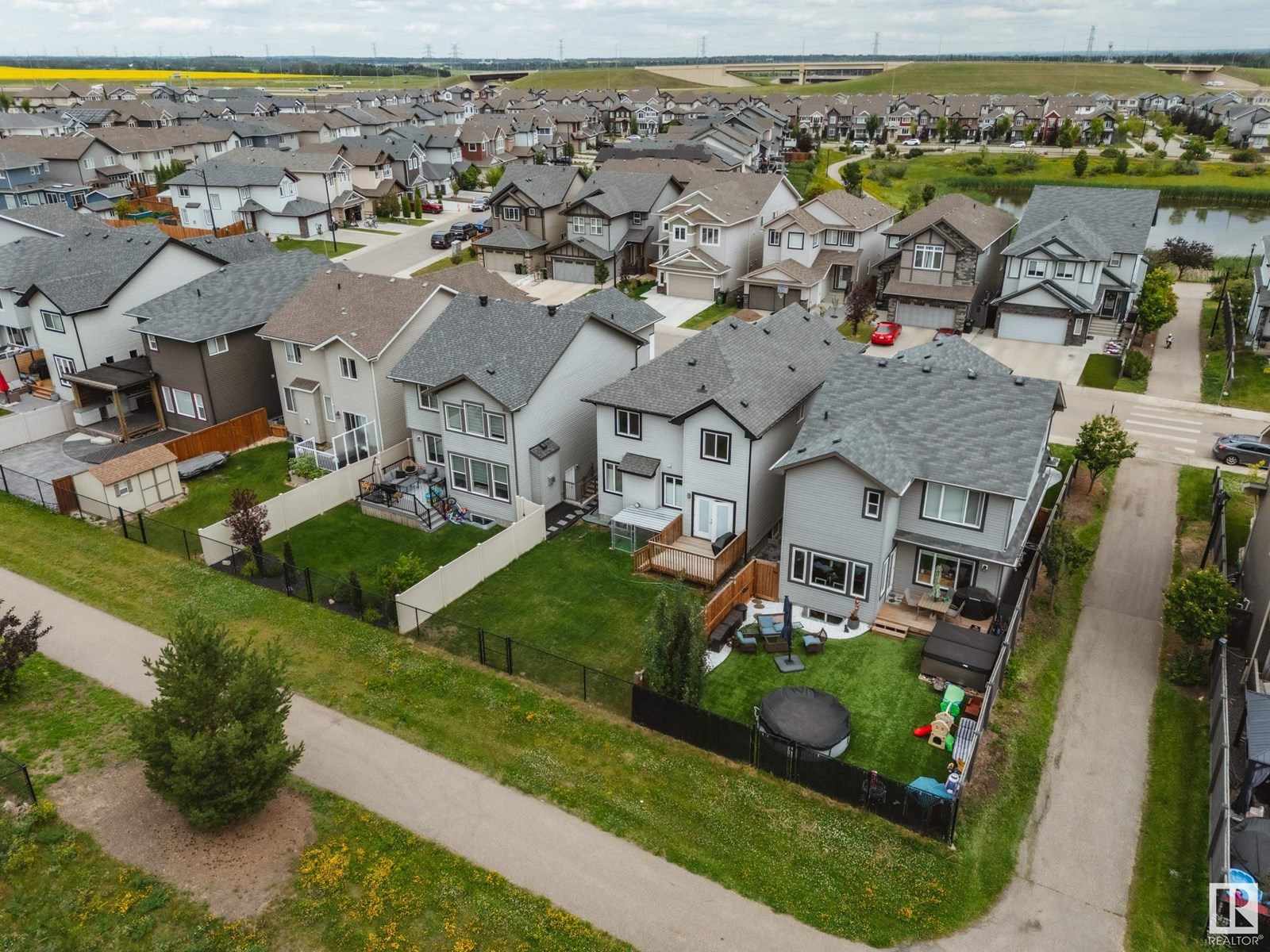 Photo 47 of 17044 43 St Nw, Edmonton AB