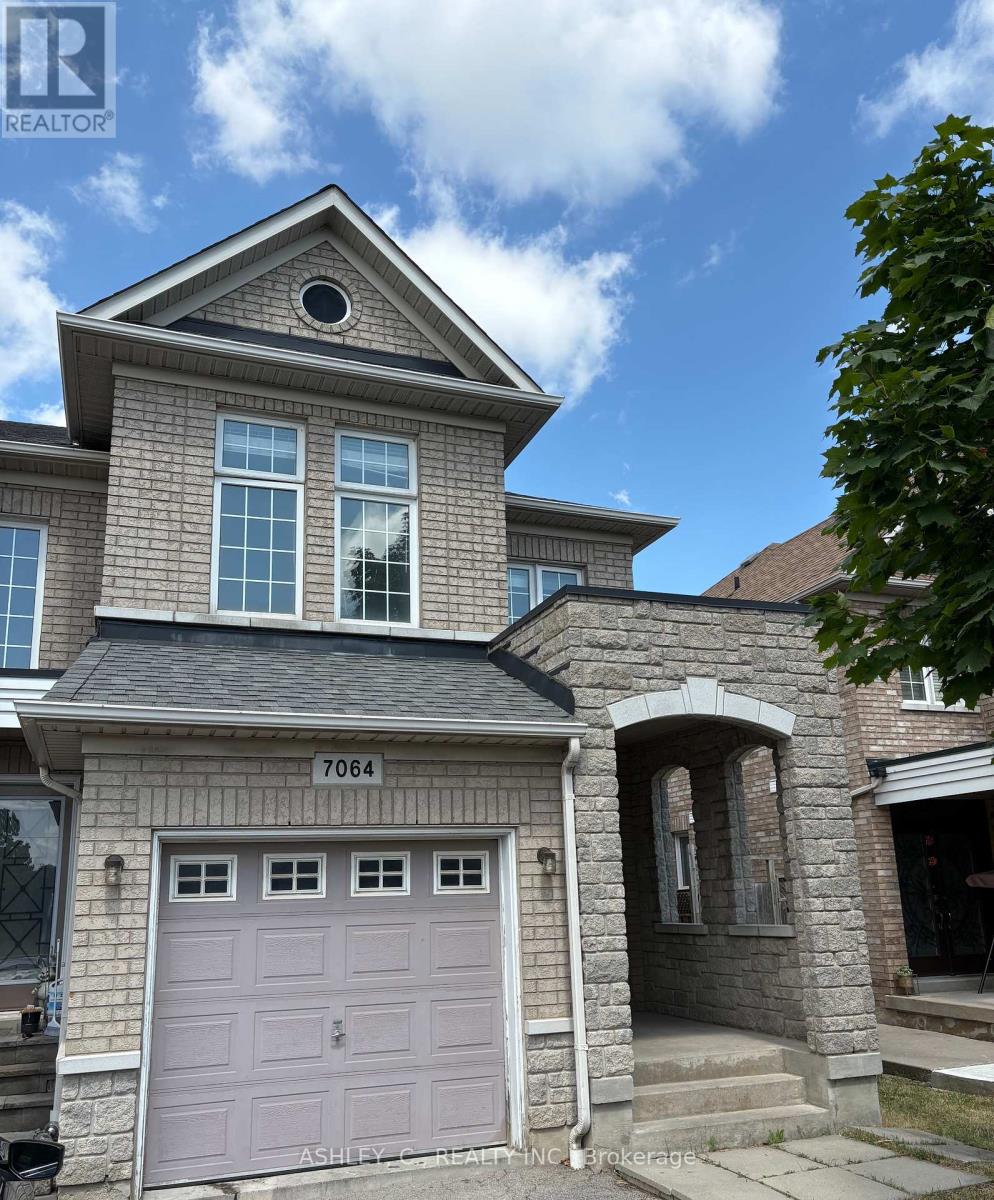 Photo 1 of 7064 Village Walk Drive, Mississauga ON