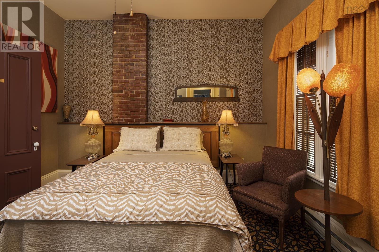 Property 9 of 29 of 27 Willow Street