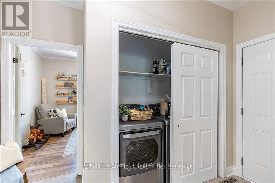 Photo 33 of 46 Sea Breeze Drive, Norfolk ON