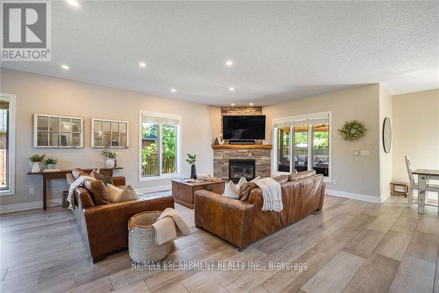 Photo 27 of 46 Sea Breeze Drive, Norfolk ON