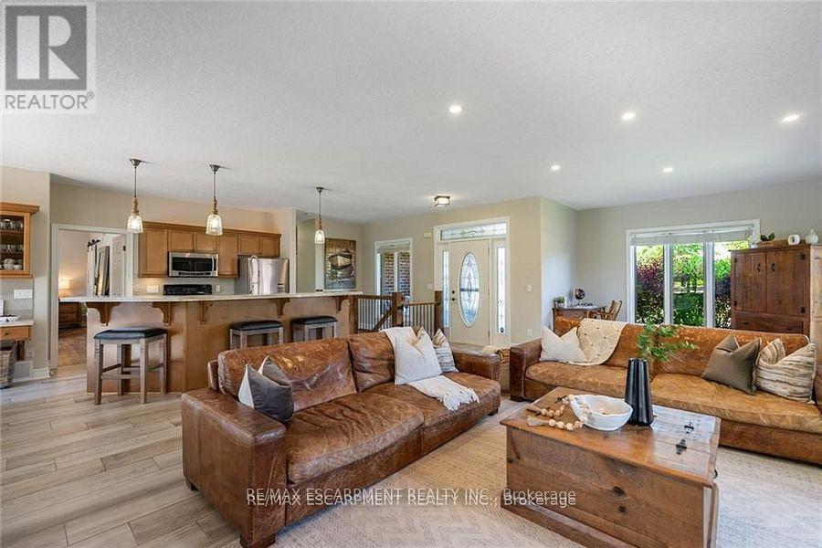 Photo 14 of 46 Sea Breeze Drive, Norfolk ON