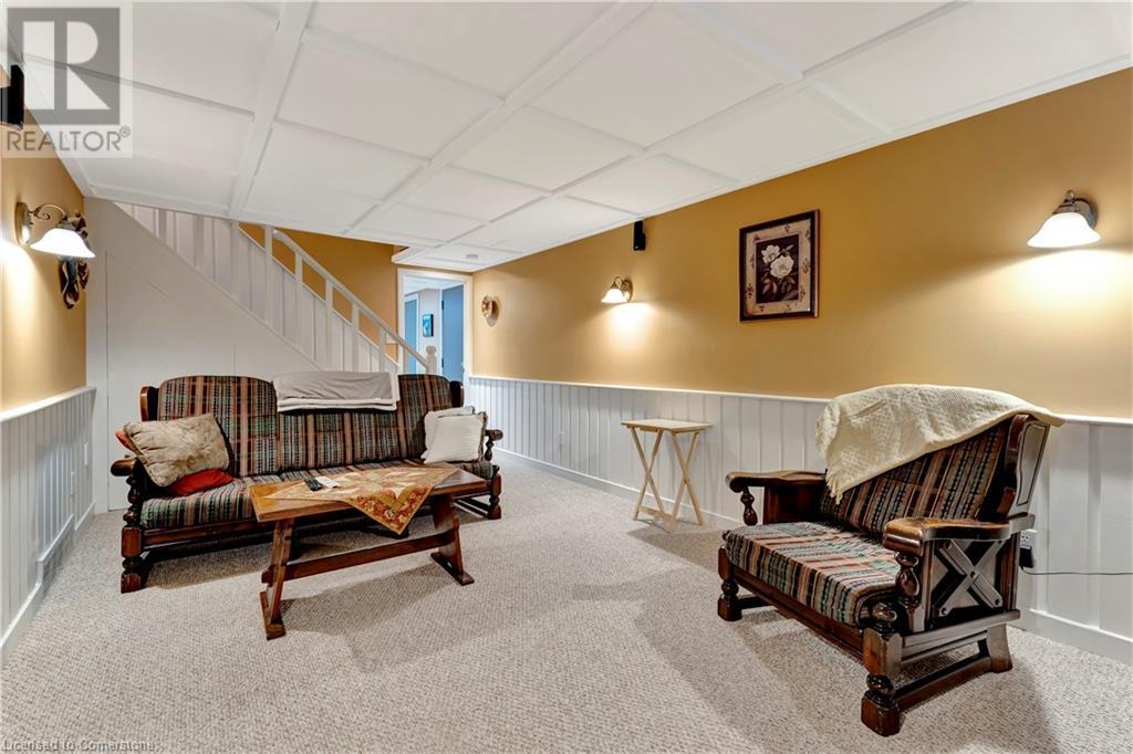 Photo 2 of 685 Robson Road, Waterdown ON
