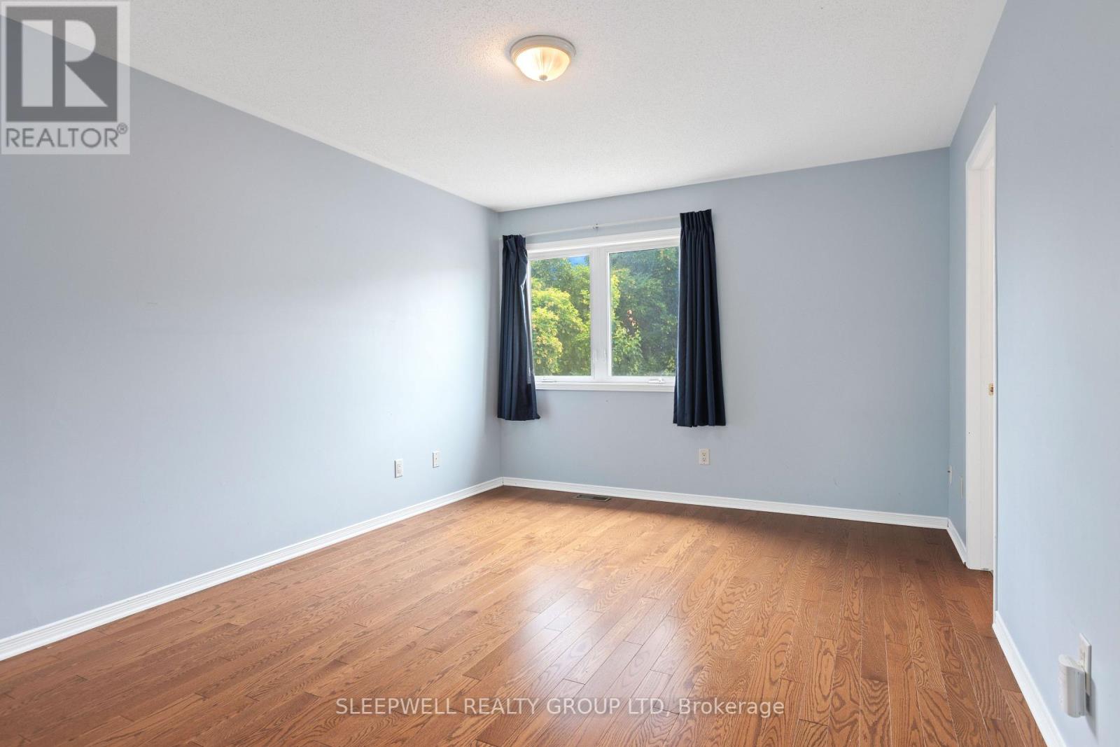 Photo 11 of 12 Cedar Park Street, Ottawa ON