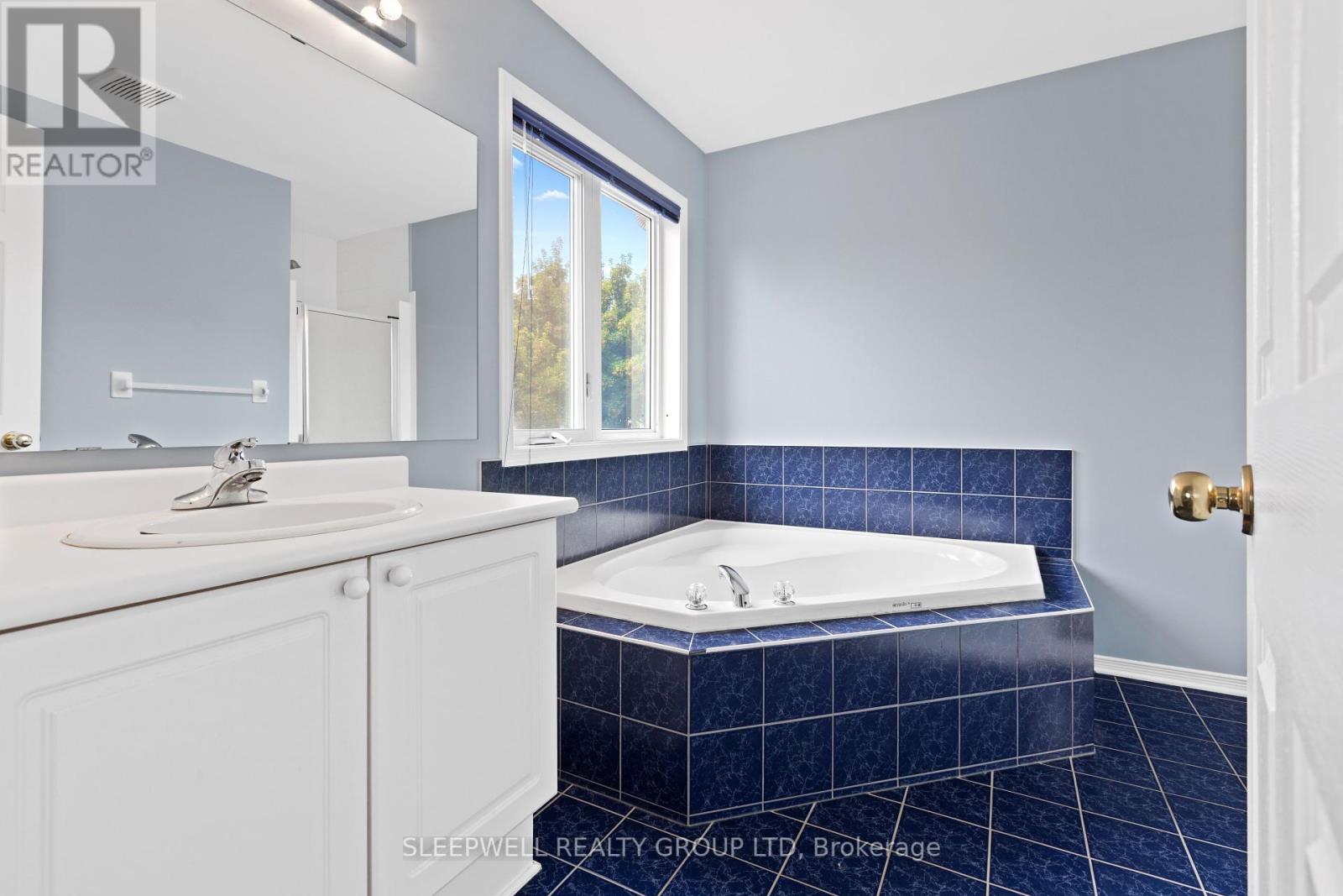Photo 14 of 12 Cedar Park Street, Ottawa ON
