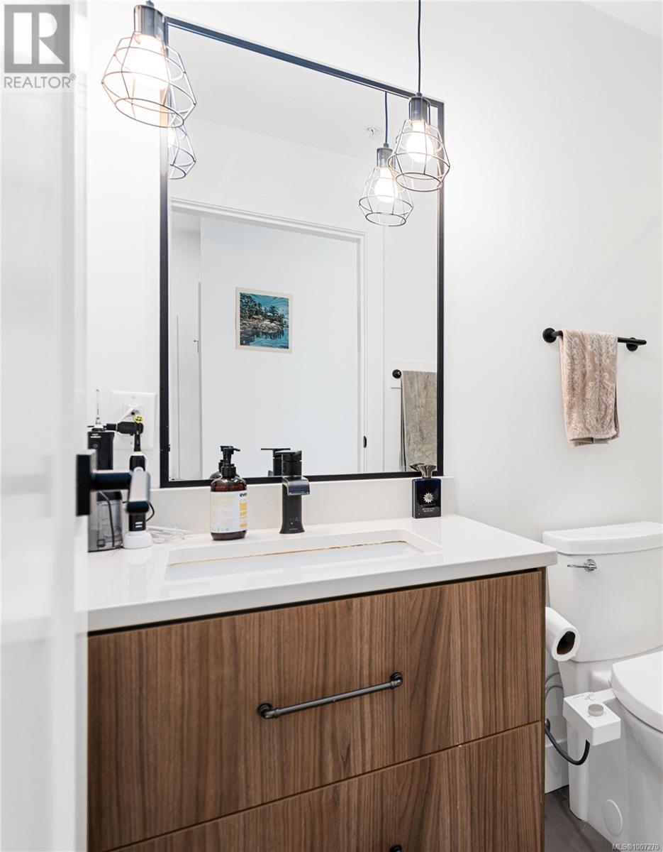 Photo 12 of 201 515 Chatham St, Victoria BC