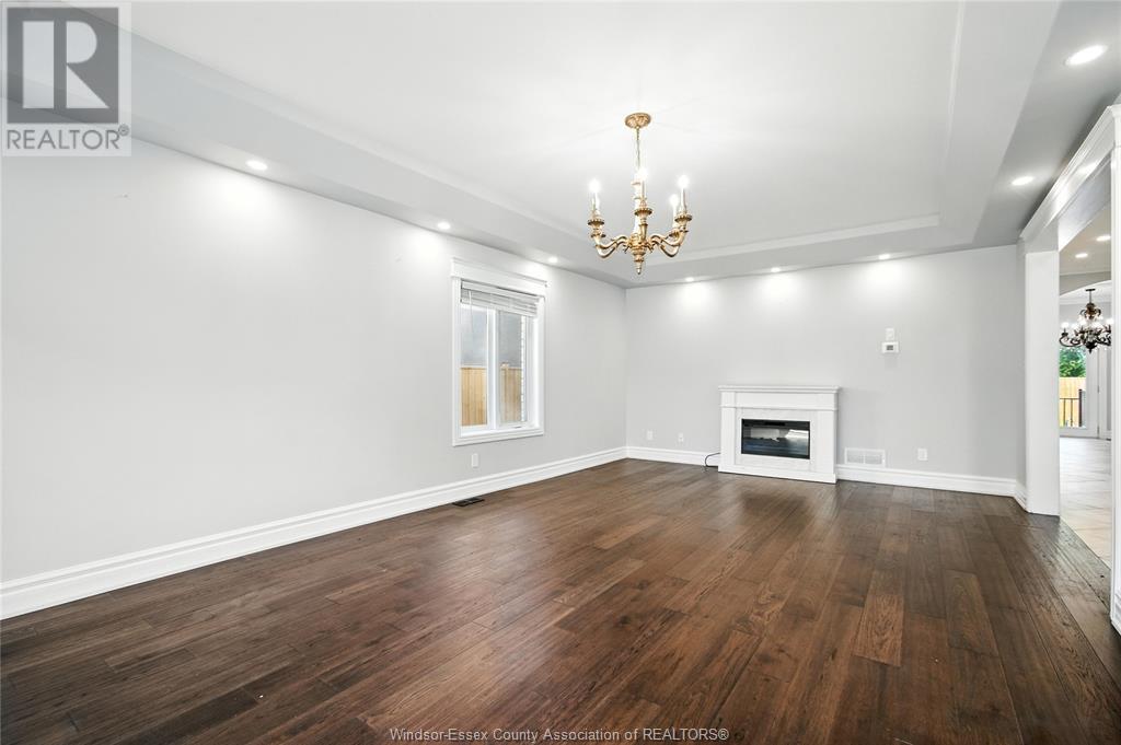 Photo 18 of 435 Country Club, Windsor ON