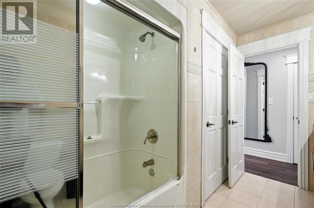 Photo 39 of 435 Country Club, Windsor ON