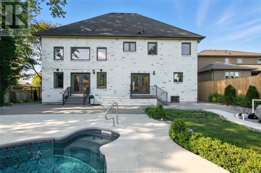 Photo 4 of 435 Country Club, Windsor ON
