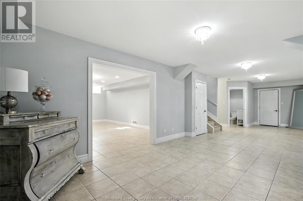 Photo 46 of 435 Country Club, Windsor ON