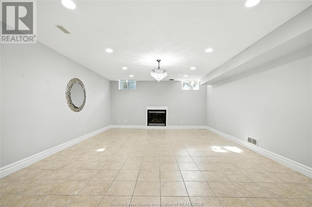 Photo 47 of 435 Country Club, Windsor ON