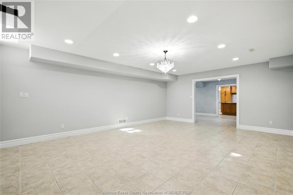 Photo 48 of 435 Country Club, Windsor ON