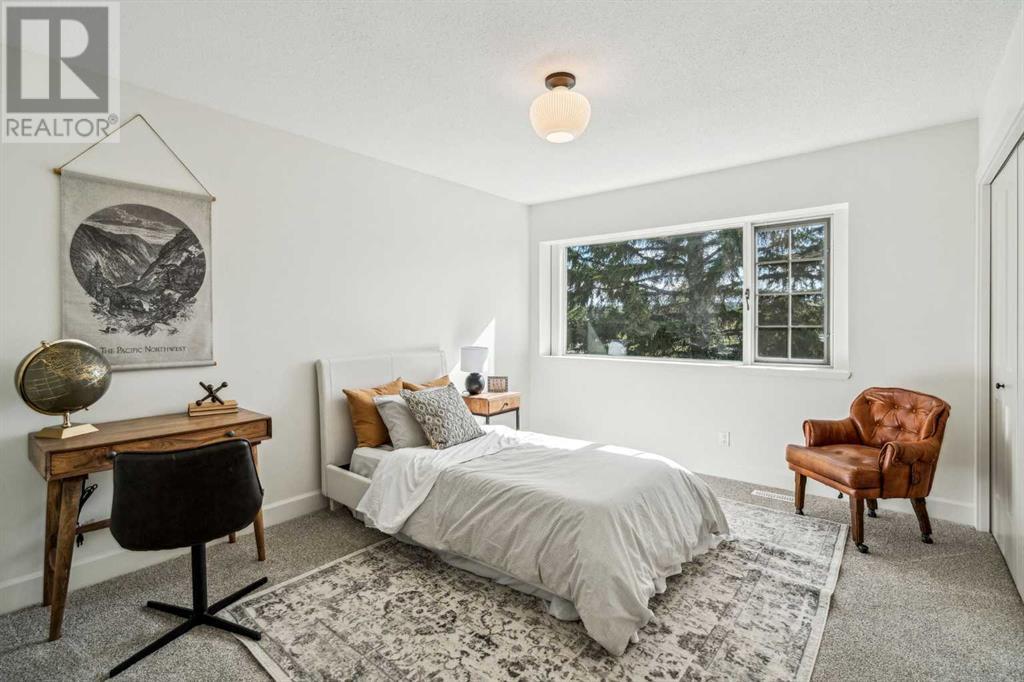 Single Family House for Sale in    Street NW Varsity Calgary 