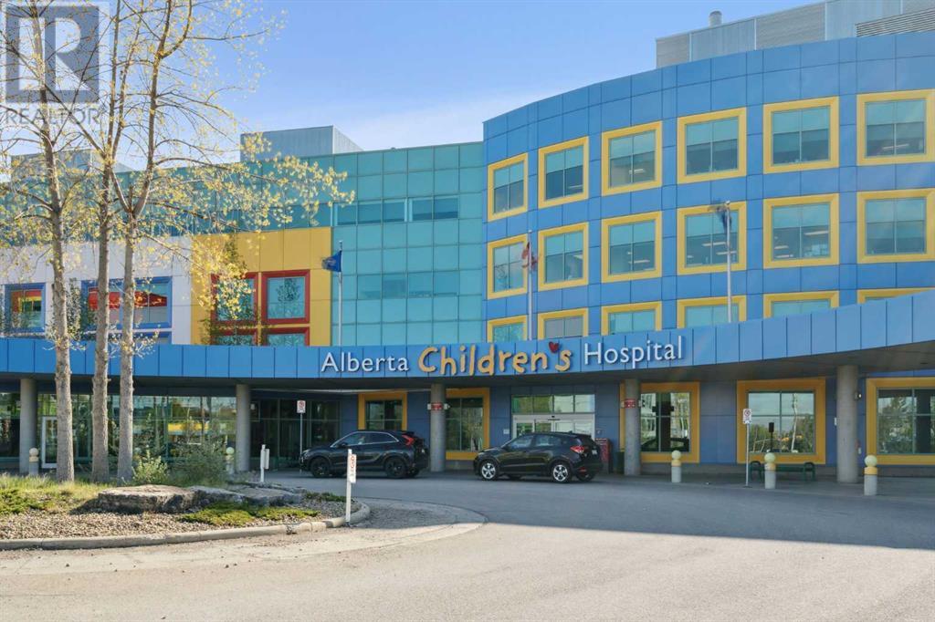 Single Family House for Sale in    Street NW Varsity Calgary 