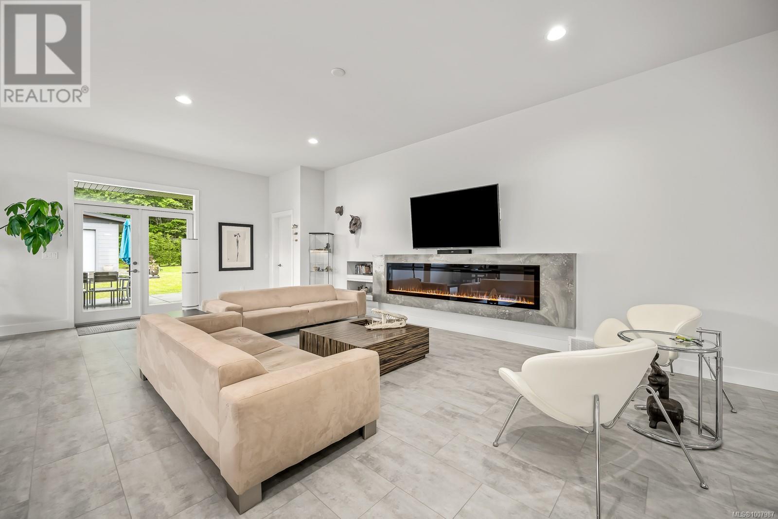 Photo 3 of 83 Grayhawk Pl, Courtenay BC