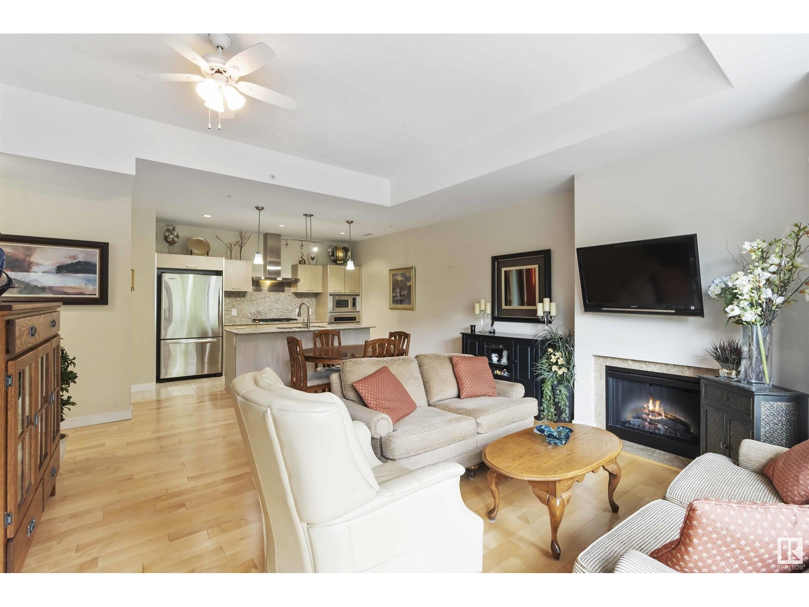 Photo 31 of 108 2504 109 St Nw, Edmonton AB