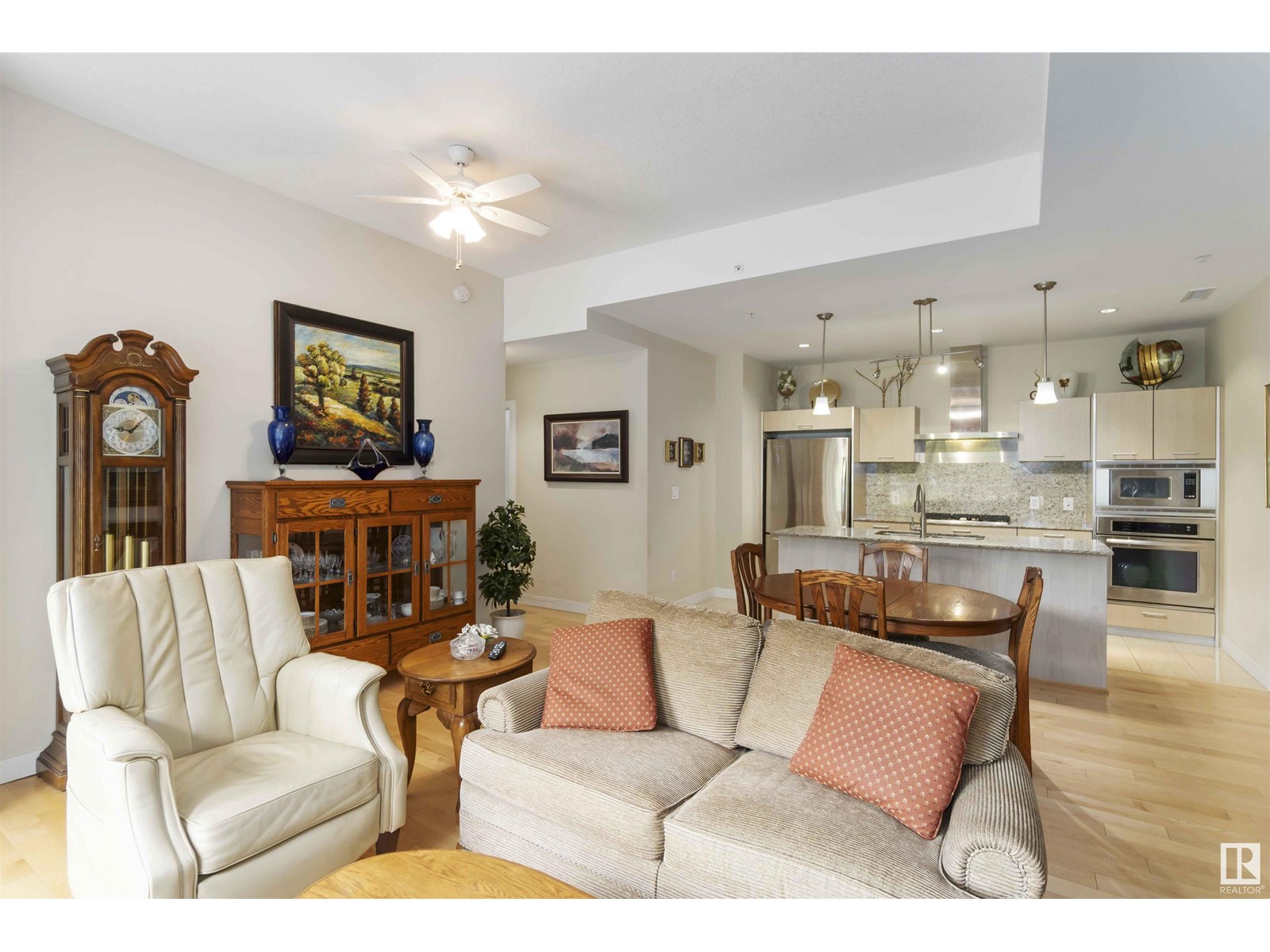 Photo 44 of 108 2504 109 St Nw, Edmonton AB