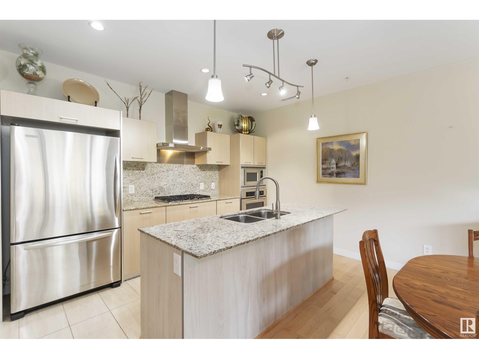 Photo 16 of 108 2504 109 St Nw, Edmonton AB