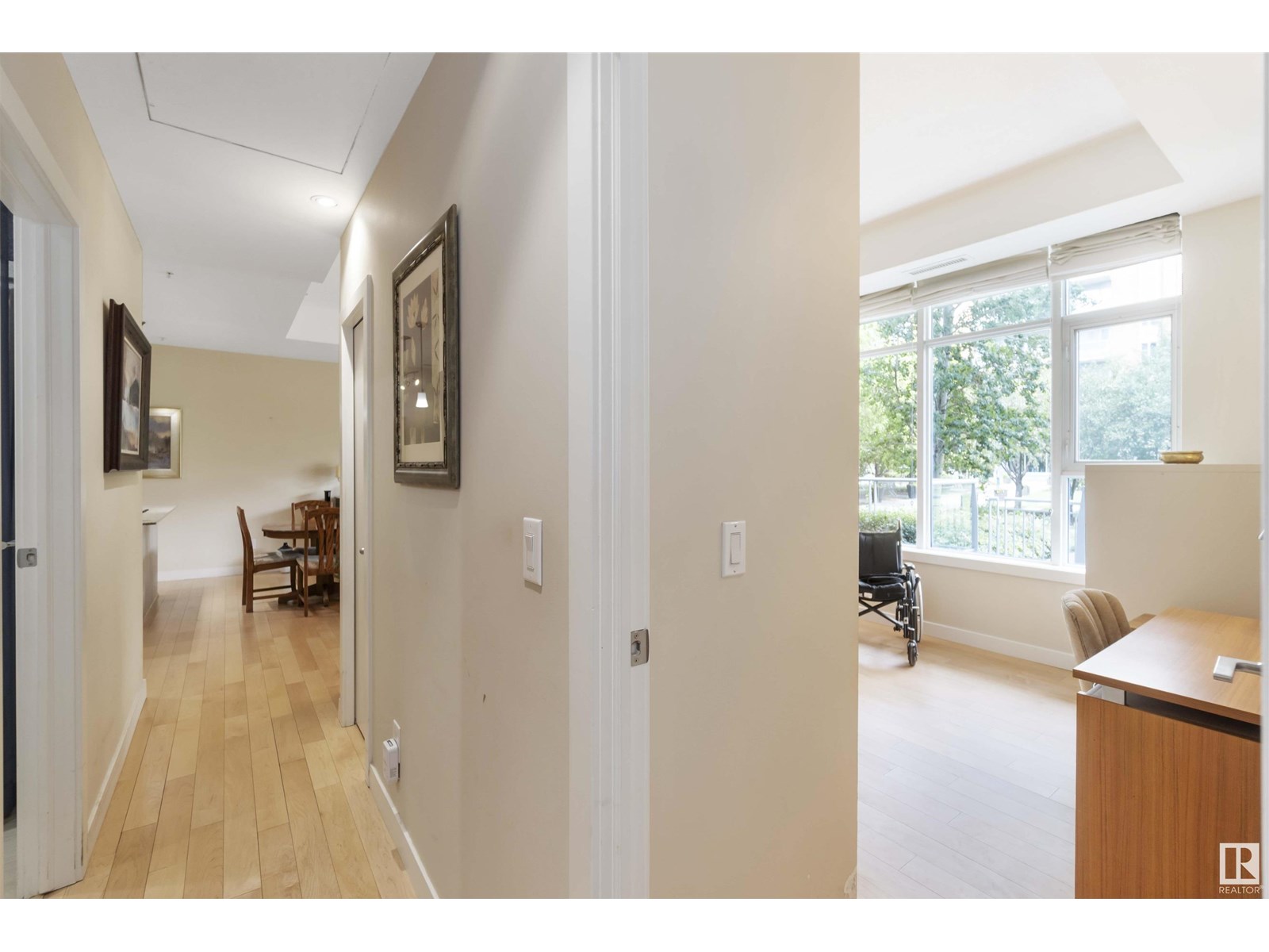 Photo 37 of 108 2504 109 St Nw, Edmonton AB