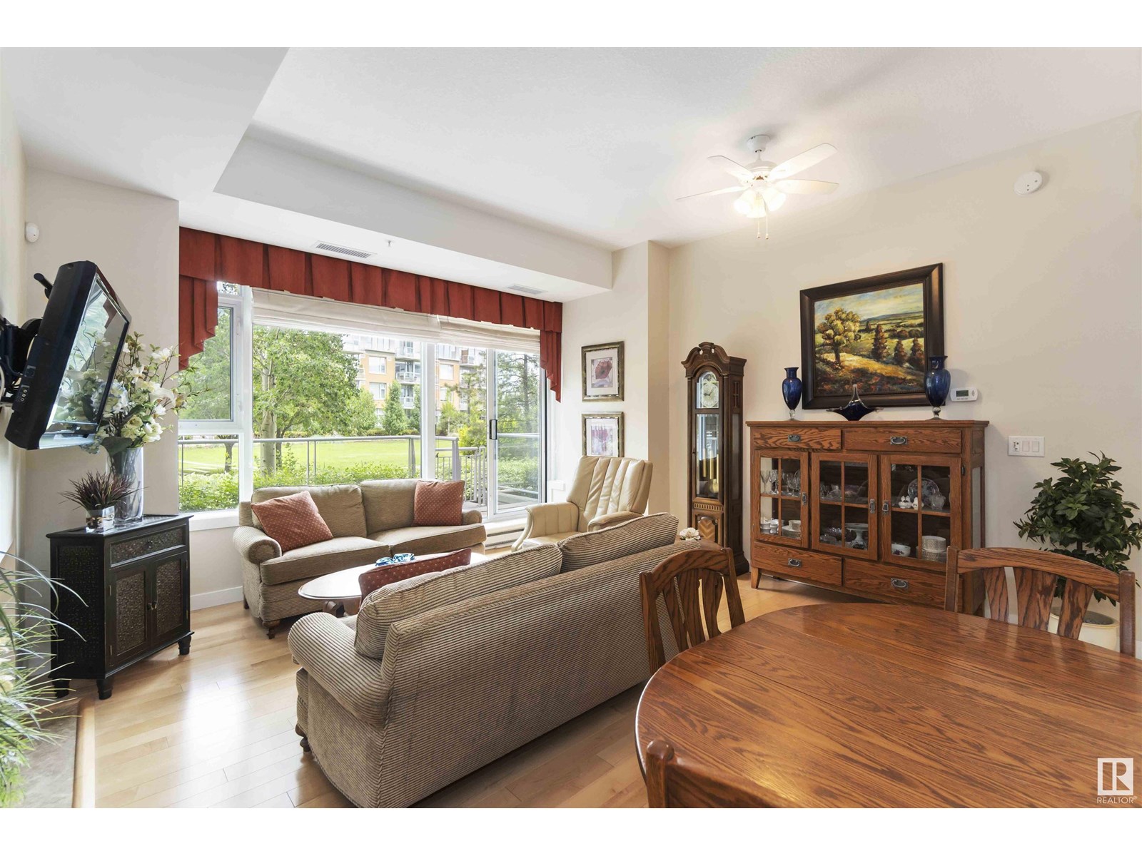 Photo 19 of 108 2504 109 St Nw, Edmonton AB
