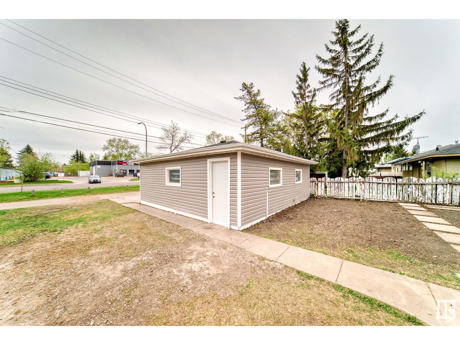 Photo 10 of 10961 157 St Nw, Edmonton AB