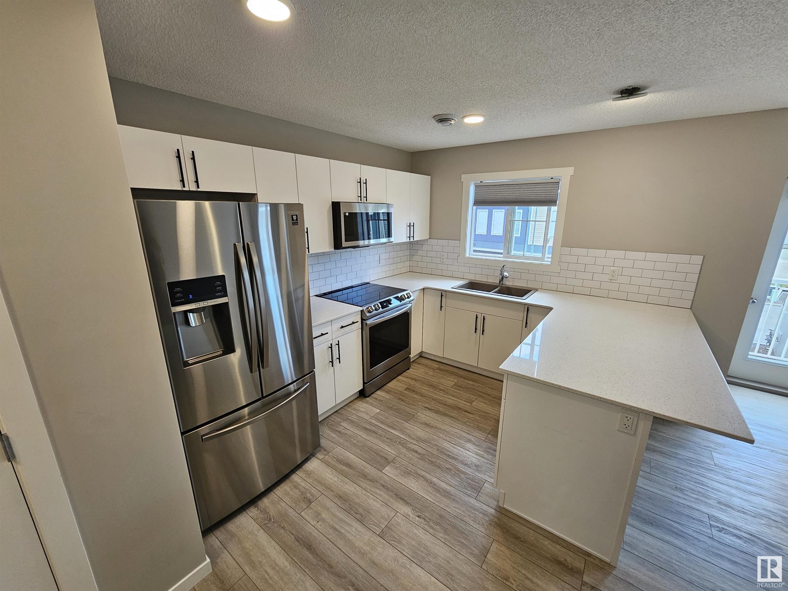 Photo 9 of 17 1110 Daniels Li Sw, Edmonton AB