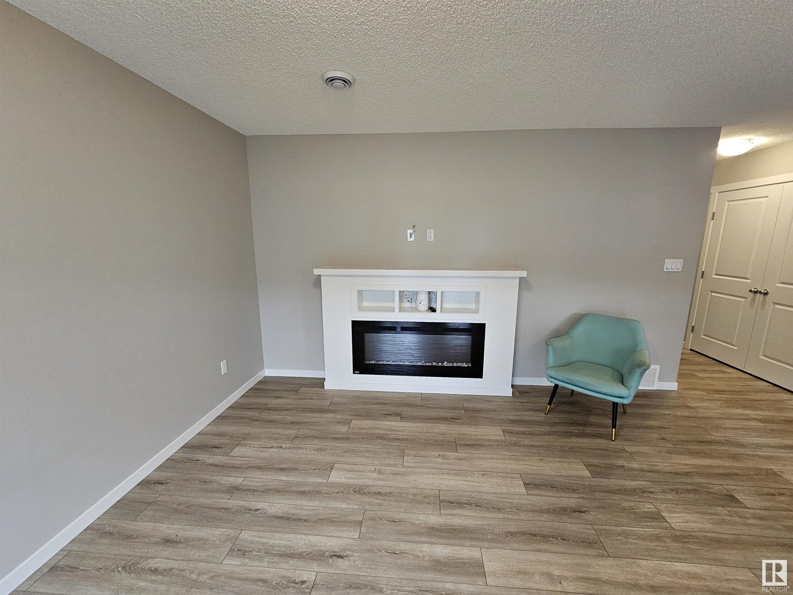 Photo 11 of 17 1110 Daniels Li Sw, Edmonton AB