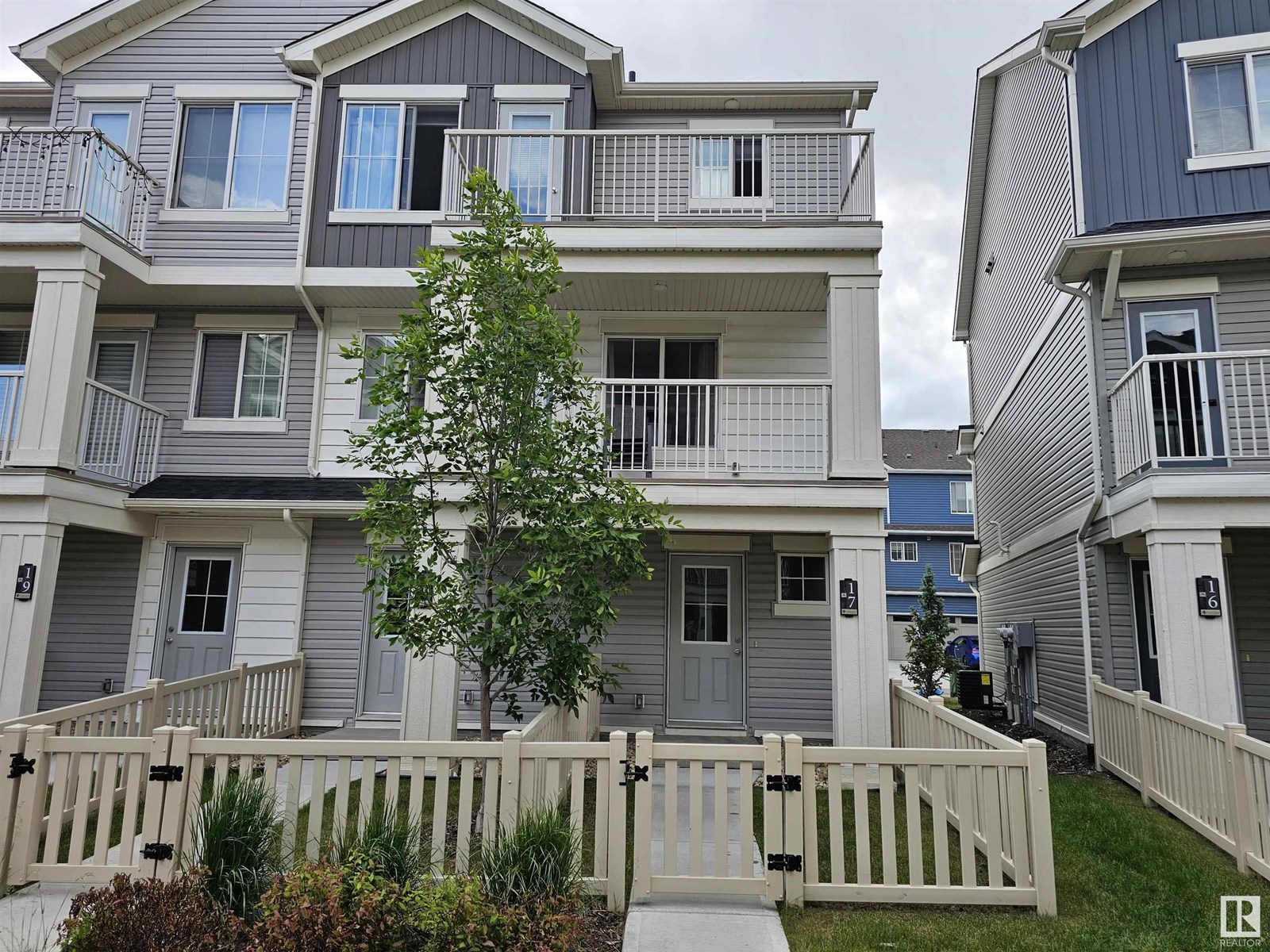 Photo 1 of 17 1110 Daniels Li Sw, Edmonton AB