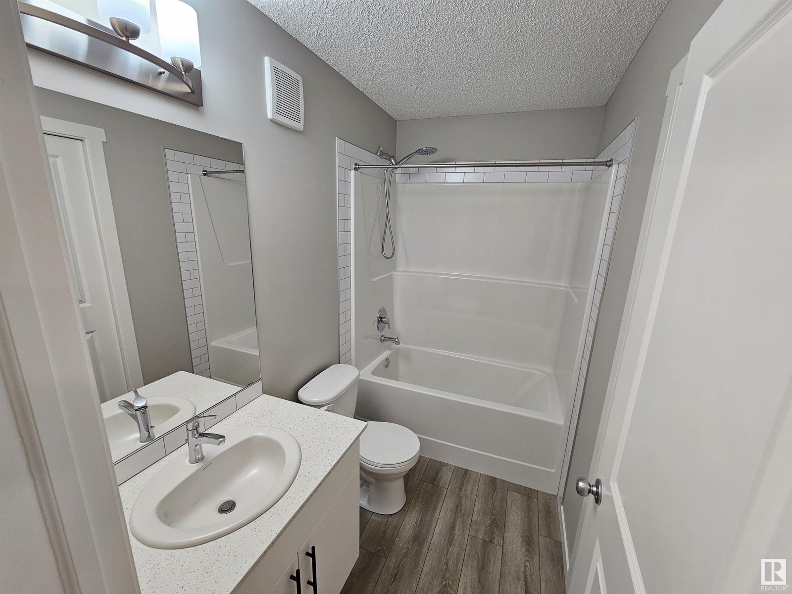 Photo 16 of 17 1110 Daniels Li Sw, Edmonton AB