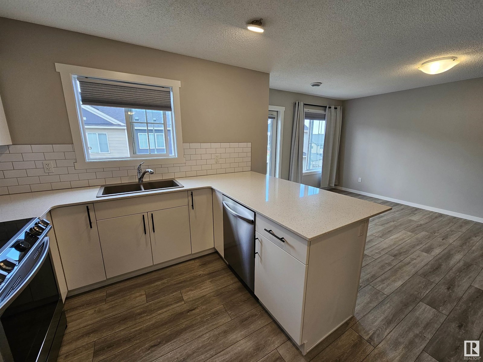 Photo 7 of 17 1110 Daniels Li Sw, Edmonton AB