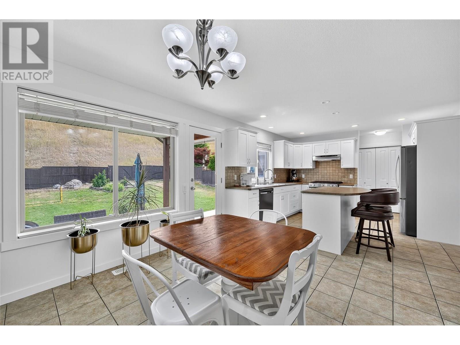  982 Paret Crescent, Kelowna