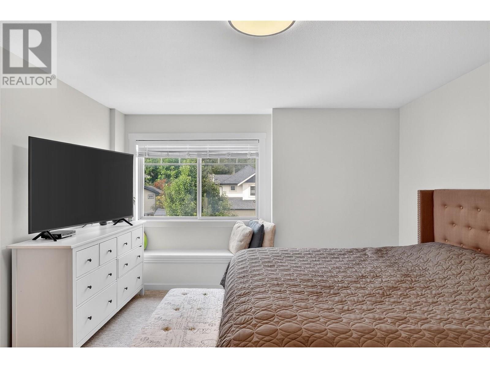  982 Paret Crescent, Kelowna