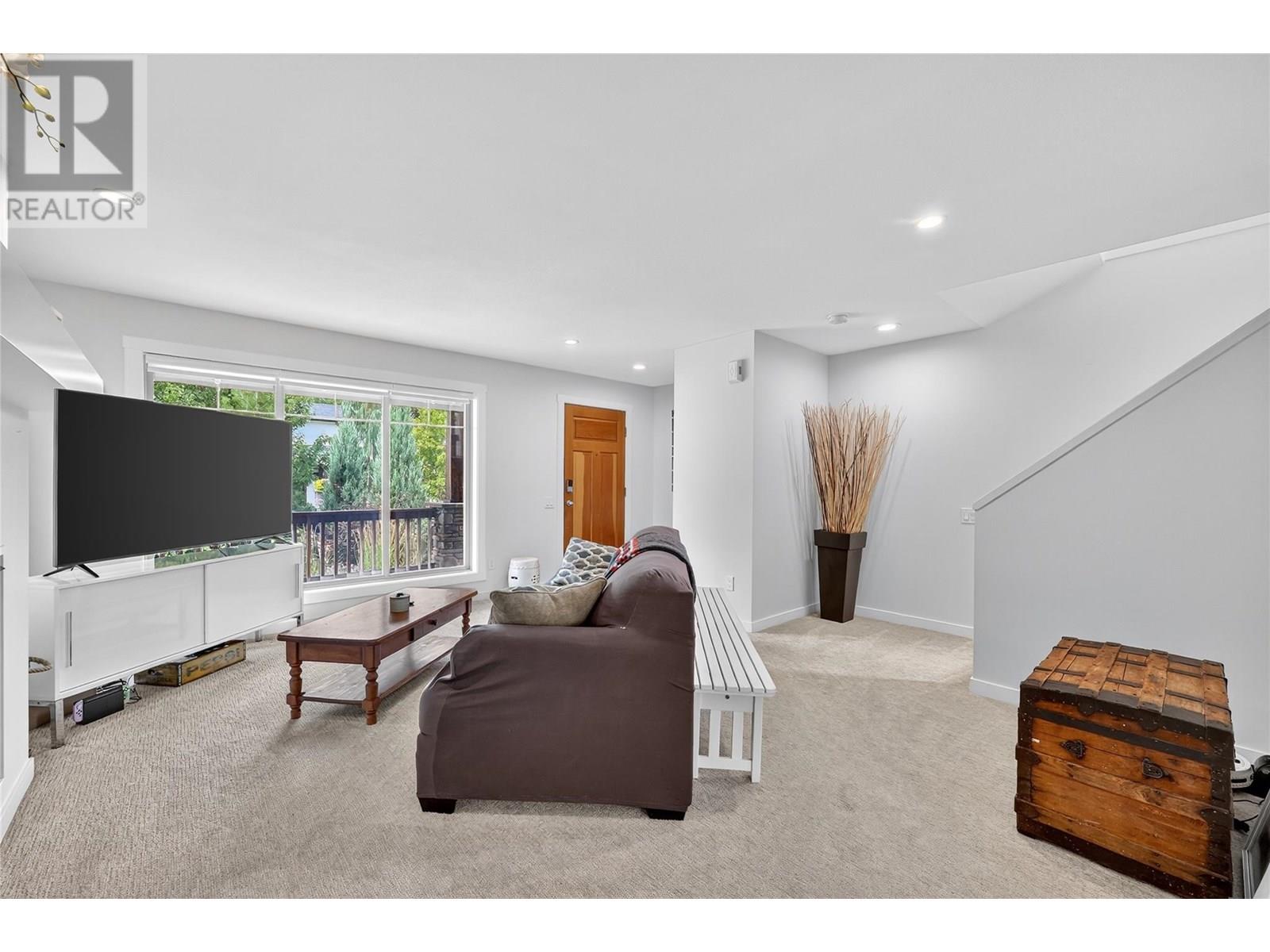  982 Paret Crescent, Kelowna