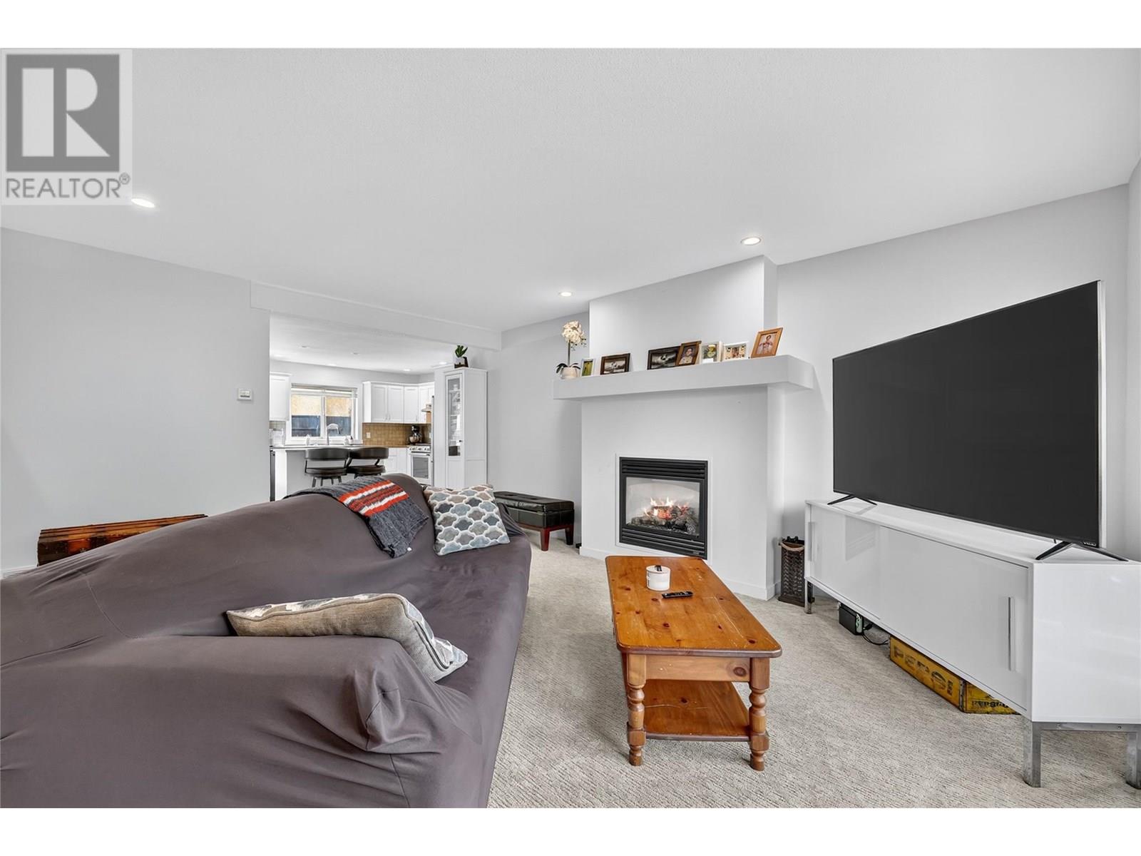  982 Paret Crescent, Kelowna