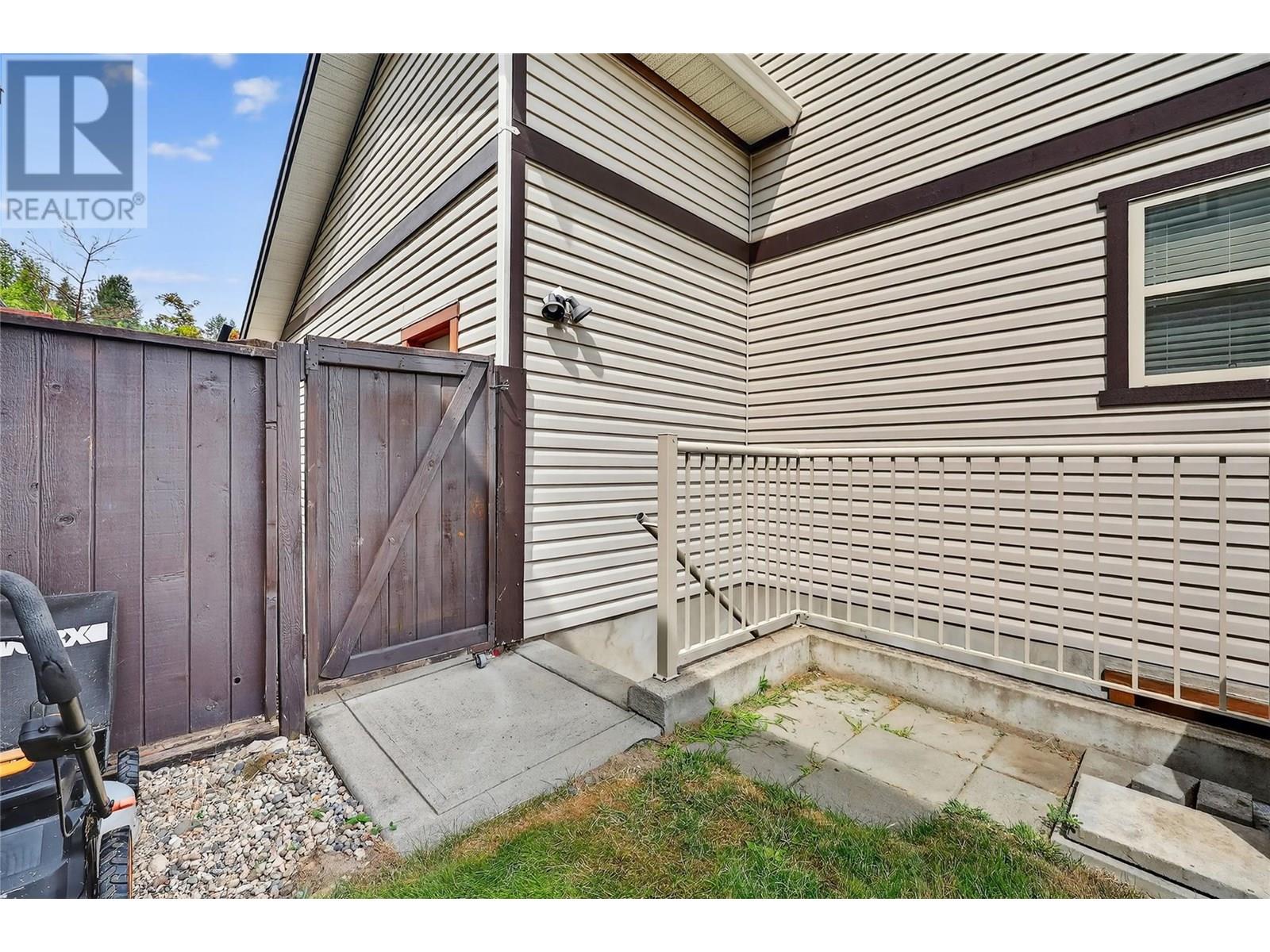 982 Paret Crescent, Kelowna