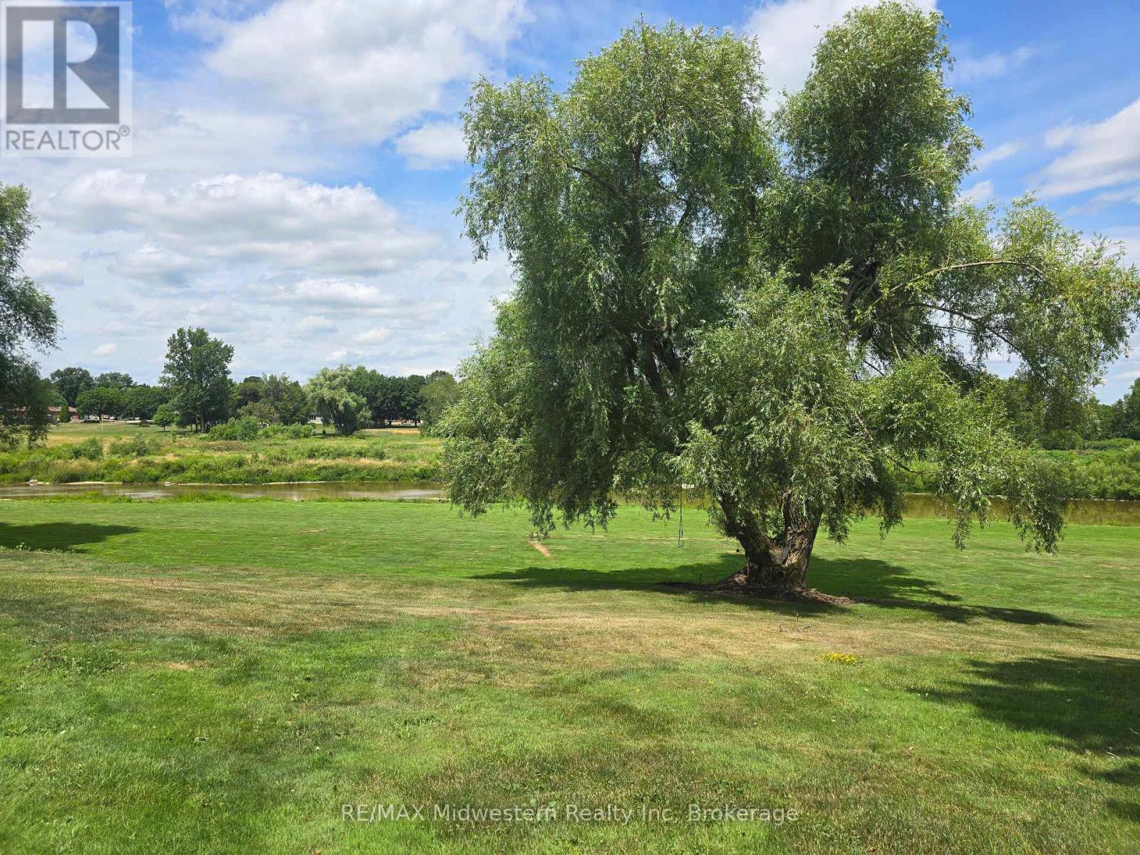 Photo 1 of 2081 John Street E, Howick ON