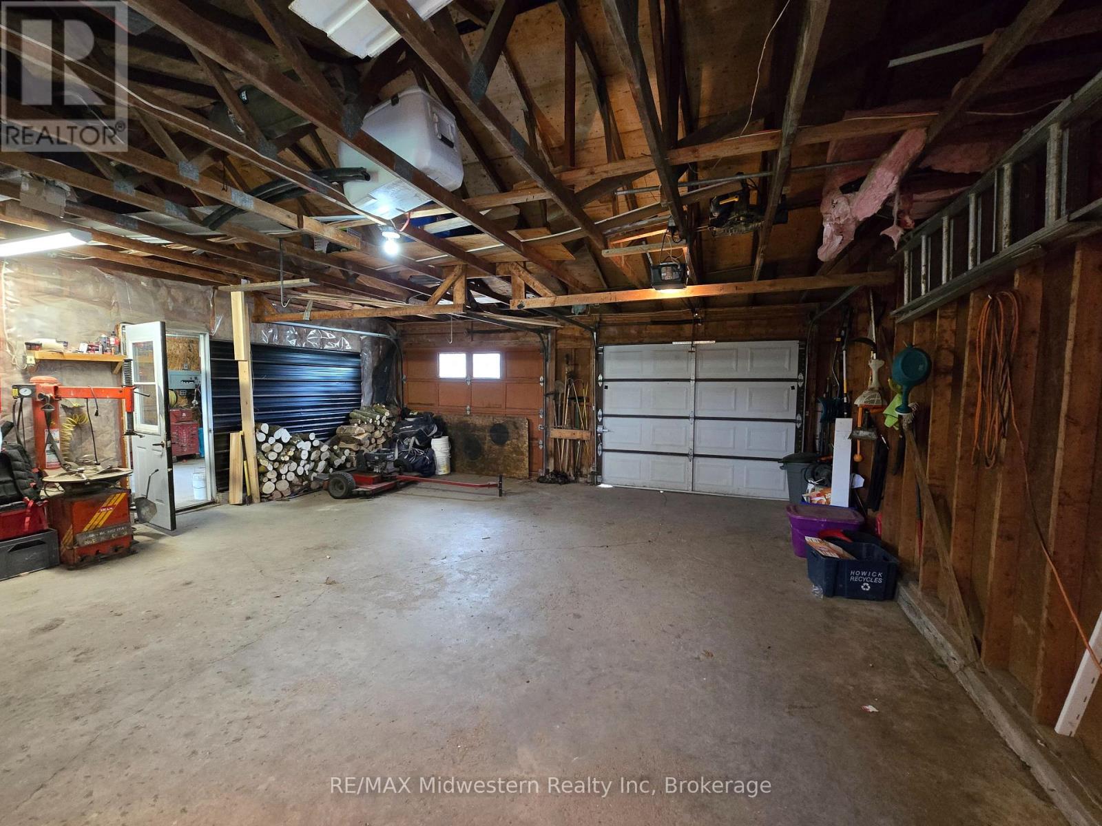 Photo 13 of 2081 John Street E, Howick ON