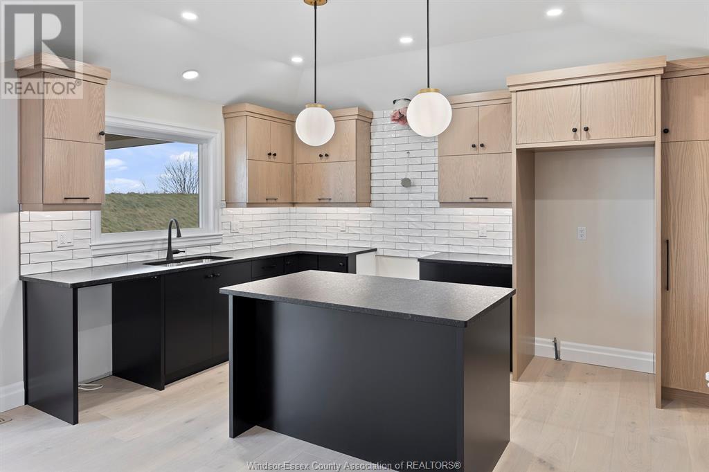 Photo 2 of 1249 Campana Crescent, Lakeshore ON