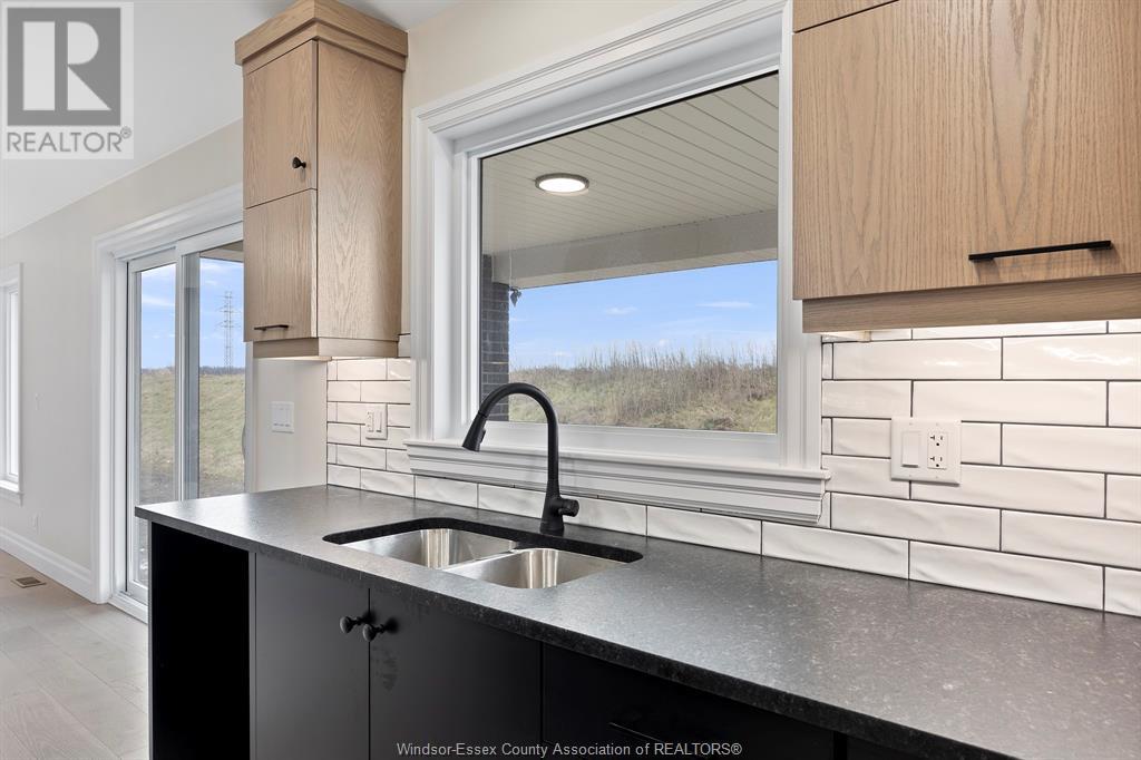Photo 9 of 1249 Campana Crescent, Lakeshore ON