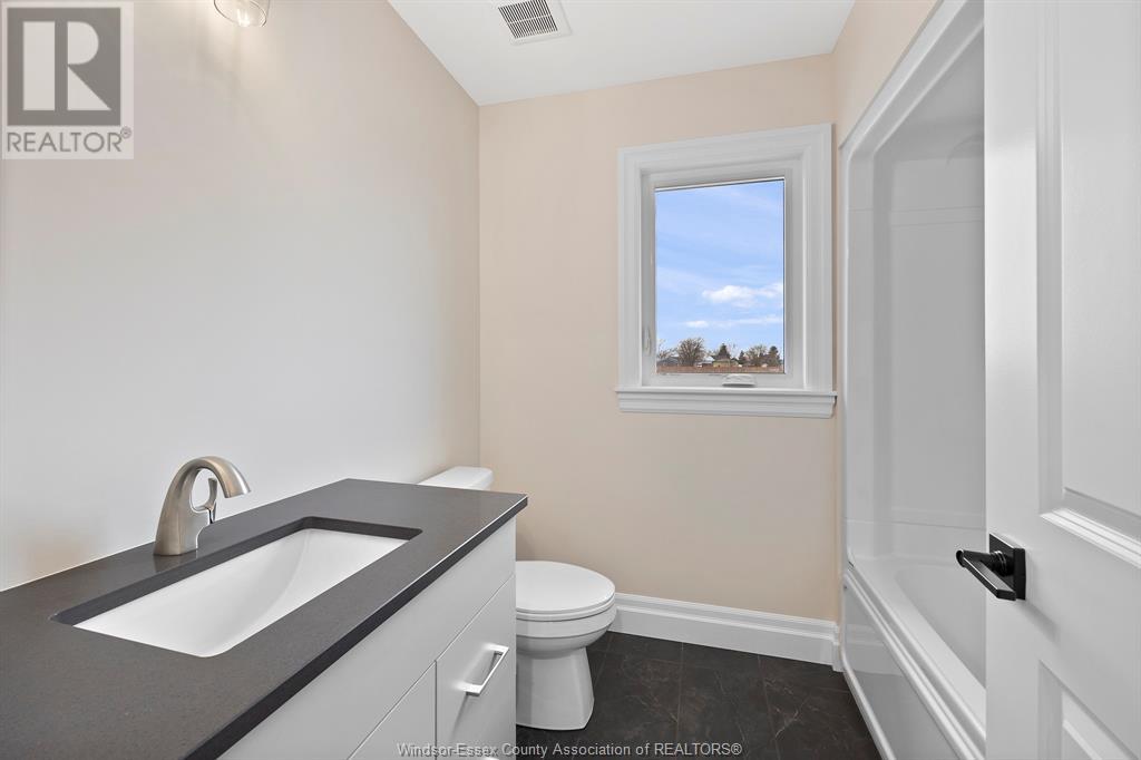 Photo 10 of 1249 Campana Crescent, Lakeshore ON