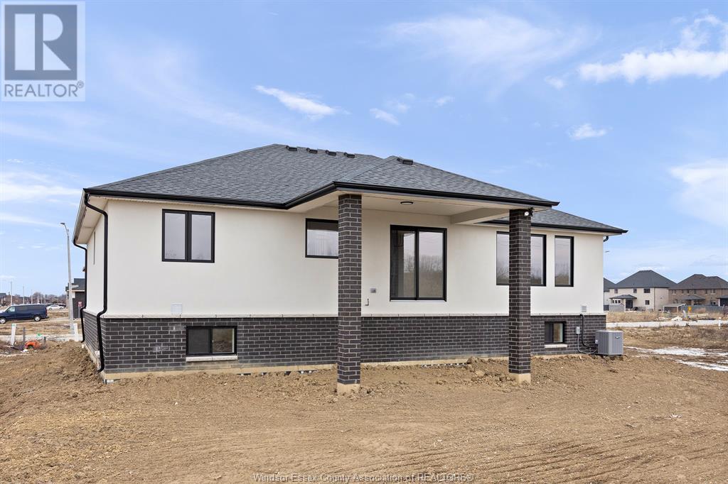 Photo 32 of 1249 Campana Crescent, Lakeshore ON