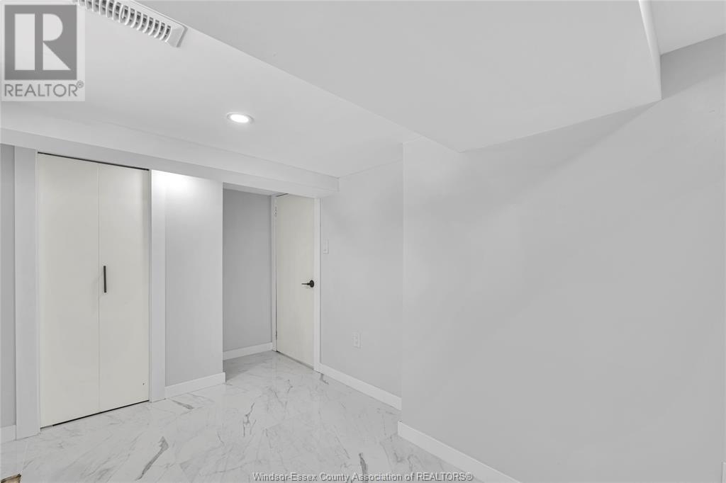 Photo 34 of 649 Cataraqui, Windsor ON