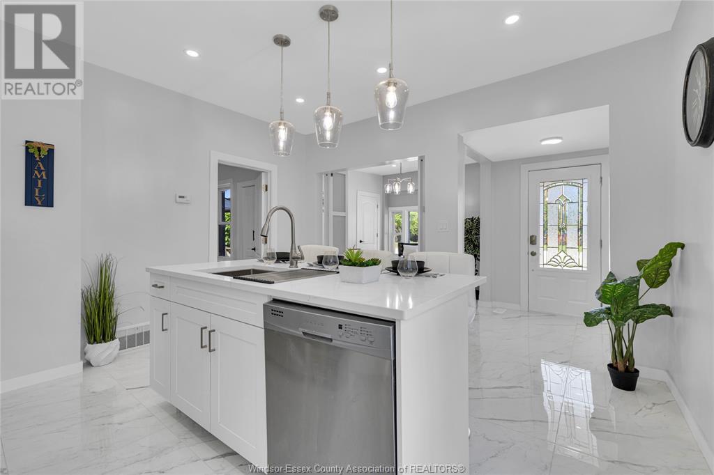 Photo 8 of 649 Cataraqui, Windsor ON