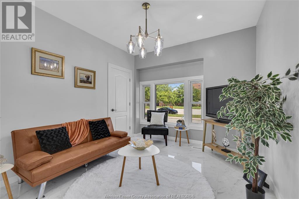 Photo 9 of 649 Cataraqui, Windsor ON