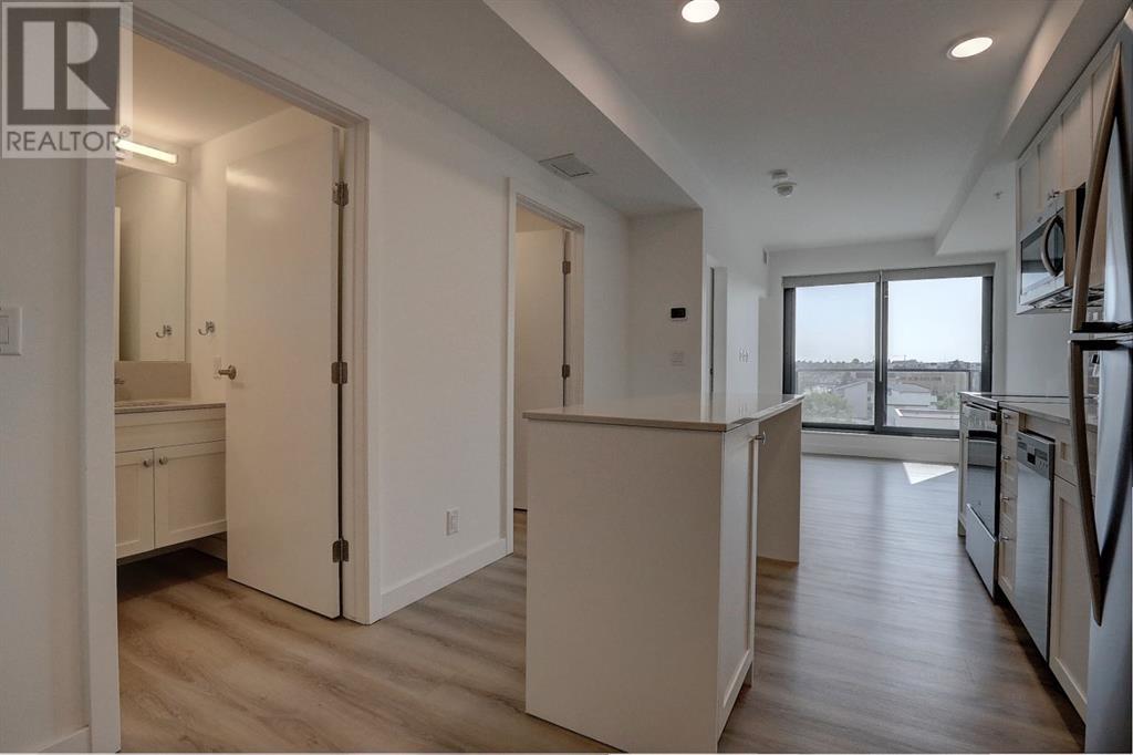 Single Family House for Sale in    Street NE Crescent Heights Calgary 