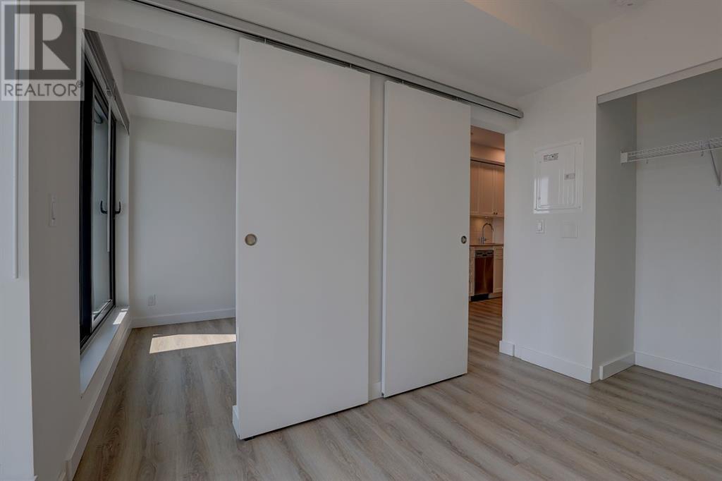 Single Family House for Sale in    Street NE Crescent Heights Calgary 